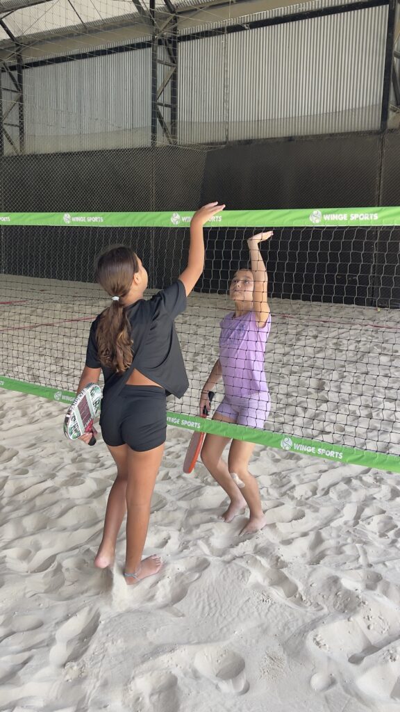 12 Dúvidas Comuns sobre Beach Tennis Infantil: Respostas Rápidas que Todos Pais Precisam Saber! 2 Beach Tennis Infantil