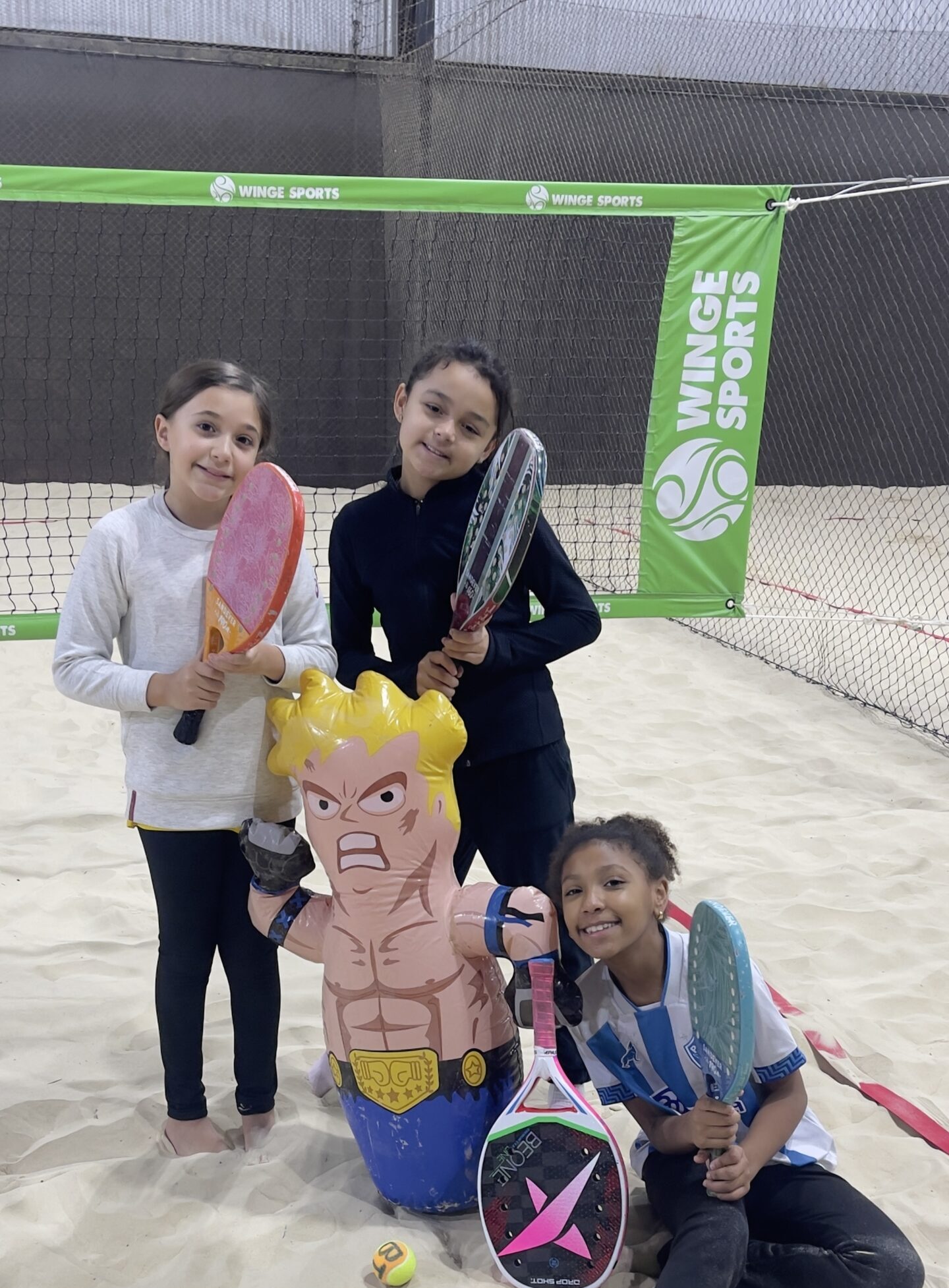 Beach Tennis Infantil vs. Outros Esportes: Qual a Melhor Escolha para o Seu Filho? 2 Beach Tennis Infantil