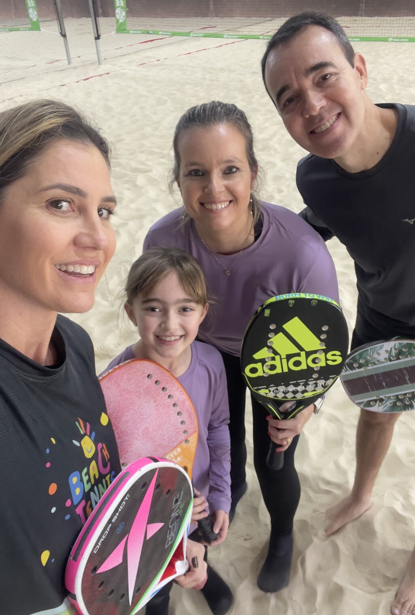 Beach Tennis Infantil vs. Outros Esportes: Qual a Melhor Escolha para o Seu Filho? 4 Beach Tennis Infantil