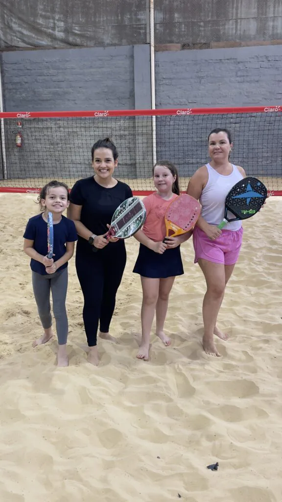 7 Motivos para Aulas de Beach Tennis Pais e Filhos 3 Mães e Filhas